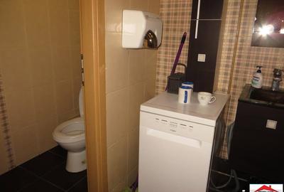 Spațiu comercial, de 170 mp, în Central - 7