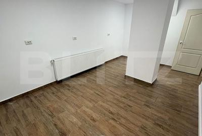 Spațiu comercial, de 59 mp, în Central - 4