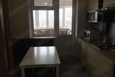 Apartament cu 3 camere decomandat în Badea Cârțan - 3