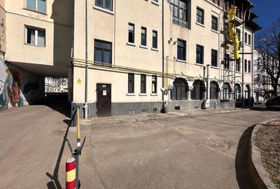 Spațiu comercial, de 13 mp, în Central - 14