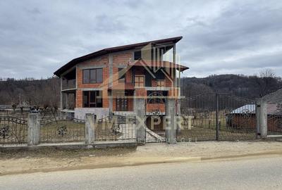 VILA 7 CAMERE TEREN 1654 MP BUGHEA DE JOS ARGES - 2