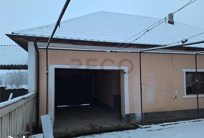 Casă cu 4 camere cu Teren 11000 Mp în Uileacu de Beiuș - 4