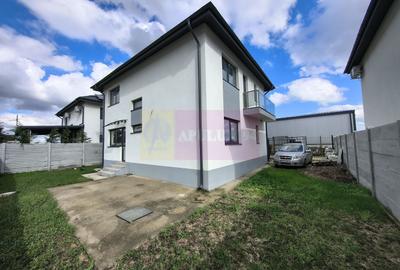 Casă individuală cu 4 camere cu Canalizare în Est - 35