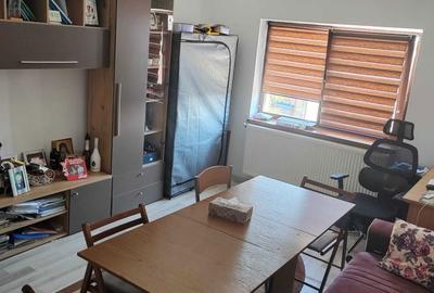 Apartament cu 3 camere decomandat în Drăgășani - 2