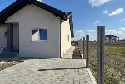 Duplex pe parter, despărțit prin baie, 3 camere, Posibilitate de mansardare - 4