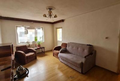 Apartament cu 2 camere decomandat, etaj 1/4, zona Dacia