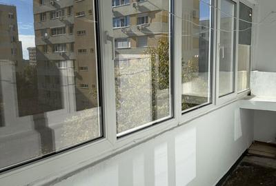 Apartament cu 3 camere decomandat în Colentina