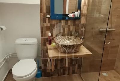 Apartament cu 3 camere semidecomandat în Central - 9