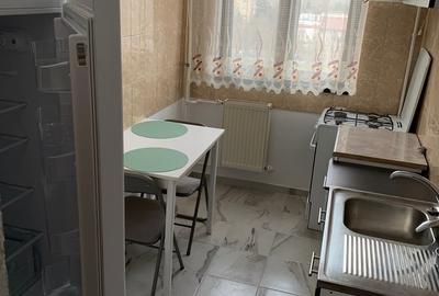 Apartament decomandat în Drumul Taberei