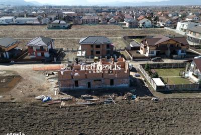 Casă cu 4 camere cu Teren 300 Mp în Central - 4