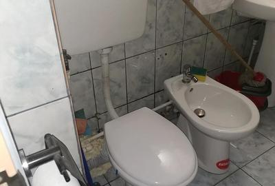 Apartament cu 2 camere semidecomandat, mobilat în Spital