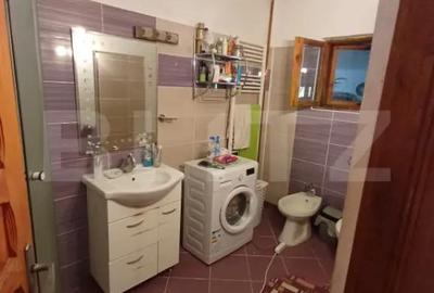 Casă cu 6 camere cu Teren 2420 Mp în Debarcader - 1