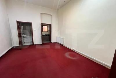 Spațiu comercial, de 60 mp, în Central - 7