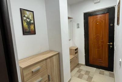 Garsonieră decomandată în Petros - 2