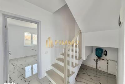 Casă cu 4 camere cu Teren 300 Mp în Ipotești - 2