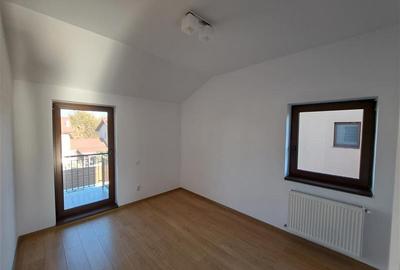 Casă individuală cu 4 camere cu Canalizare în Între Lacuri - 6