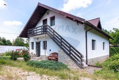 Casă individuală cu 4 camere cu Teren 4435 Mp în Tomșani - 1