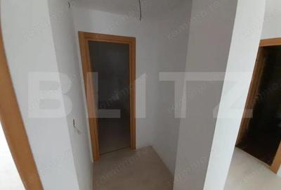 Apartament cu 4 camere semidecomandat în Central - 1