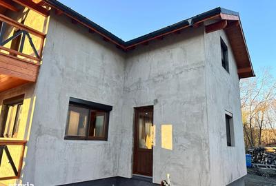 Casă cu 6 camere cu Teren 956 Mp în Porumbacu de Jos - 2