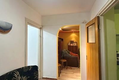 Apartament spatios cu 3 camere, intr-un bloc solid, la parter - 4