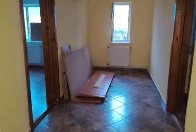 Casă cu 5 camere cu Teren 300 Mp în Nord - 3