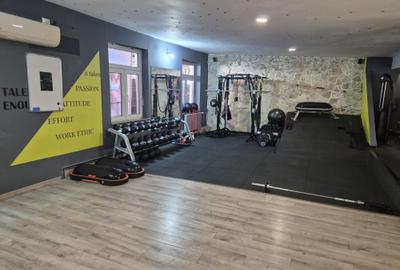 Spațiu comercial, de 130 mp, în Noua - 12