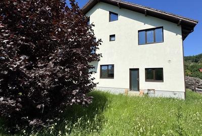 Casă cu 6 camere cu Teren 2147 Mp în Cetățeni - 3