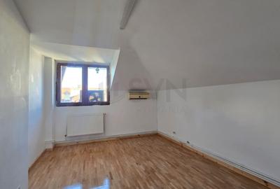 Casă individuală cu 8 camere cu Canalizare în P-ța Unirii - 10