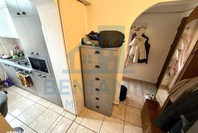 Apartament cu 3 camere semidecomandat în Craiovița Nouă - 7