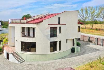 Casă individuală cu 6 camere în Central