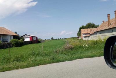 Teren de 4100 mp, în Oiejdea
