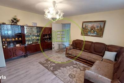 Apartament cu 2 camere semidecomandat în Craiovița Nouă