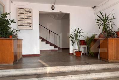 Apartament 2 camere, decomandat Micro 2 | Sta?ie autobu - 2