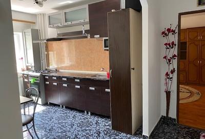 Apartament 2 camere Marasti, str. Dorobantilor, decomandat, et.1/8 - 5