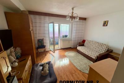 Apartament cu 3 camere decomandat în Răcădău - 2