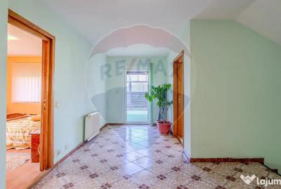 Casă cu 10 camere cu Garaj în Sânpetru