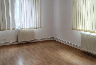 Casă cu 2 camere cu Teren 922 Mp în Central - 3