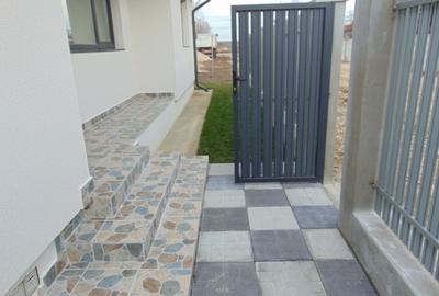 FARA COMISIOANE casa cu 4 camere 2 bai PARTER cu placa pod terasa merita vazuta - 20