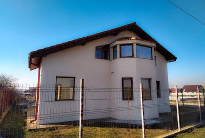 Casă cu 4 camere în Mihail Kogălniceanu - 8