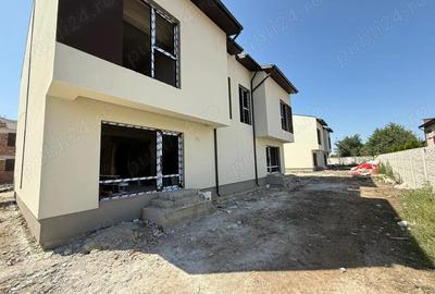 Casă cu 5 camere cu Teren 200 Mp în Central