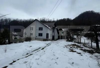 Casă cu 4 camere cu Teren 810 Mp în Central - 3