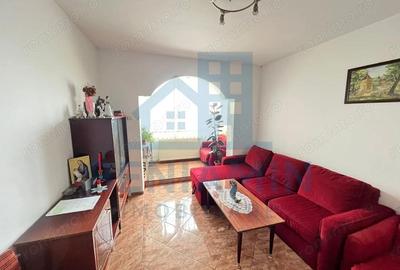 Apartament cu 3 camere semidecomandat în Astra - 1