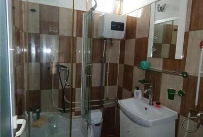 Casă cu 5 camere cu Garaj în Central - 11