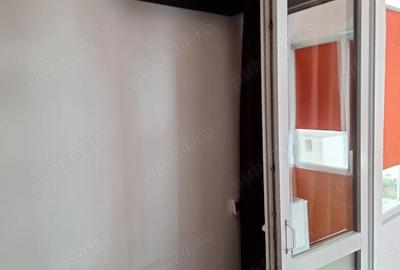 Proprietar. 3 decomandate. 57 mp. Bacau .str Bucegi 117. Prer 50000 euro - 3