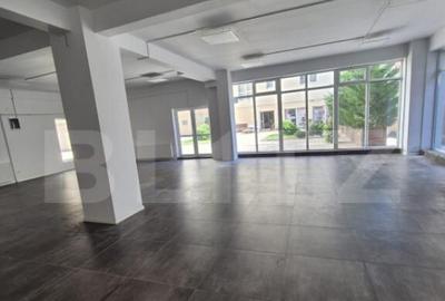 De vanzare spatiu comercial, 146 mp, 3 parcari, curte interi - 4