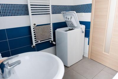 Apartament cu 2 camere decomandat, mobilat în Tractorul - 11