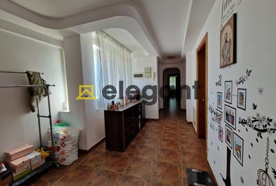 Casa D+P+1E+M si spatiu S+P, 862 mp, teren 690 mp, Piata Chiriac - 4