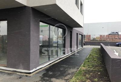 Spatiu comercial , parter de bloc nou, vitrina generoasa - 2