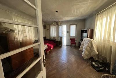 Vila P+ Et 1, Marasesti stradal - 2
