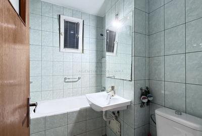 3 Camere | 9 min Metrou Titan - 9